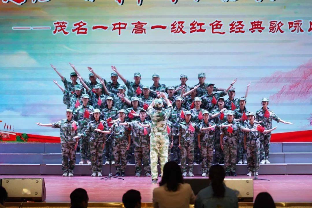 时尚芭比做美甲